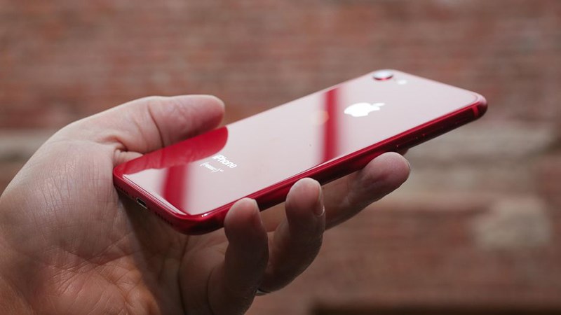 iPhone 8 mà u Äá» lên ká» TGDÄ, giá gá»c không Äá»i, giảm thêm 1 triá»u