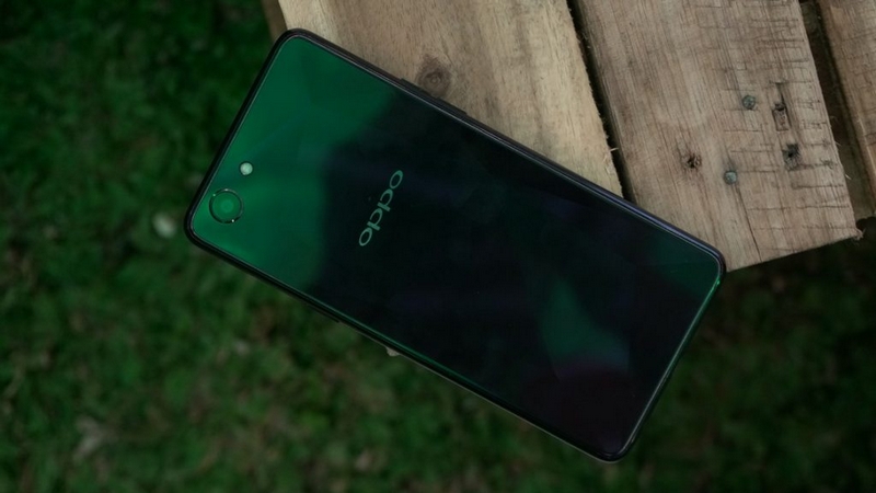 OPPO F7 Youth OPPO F7 Youth