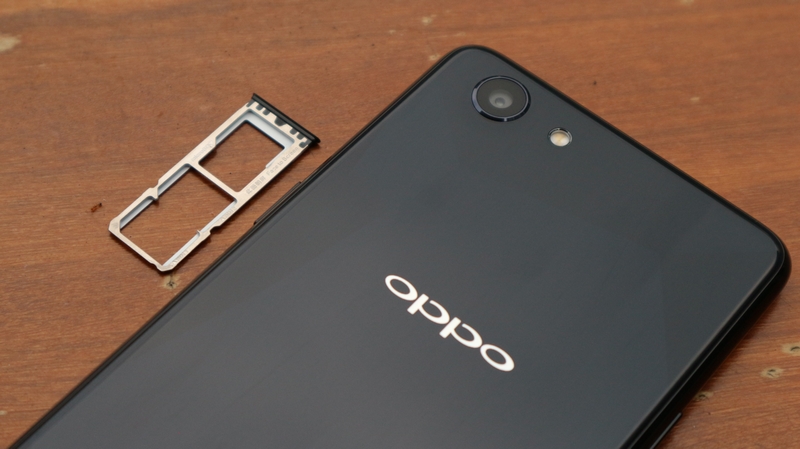 OPPO F7 Youth OPPO F7 Youth