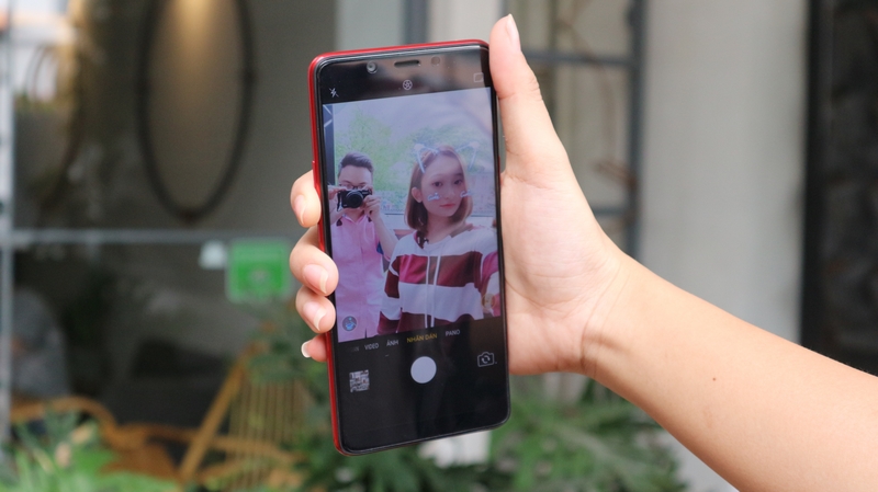 OPPO F7 Youth OPPO F7 Youth