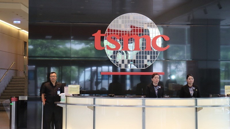 TSMC, nhà sản xuất chip chính của Apple báo cáo doanh thu giảm