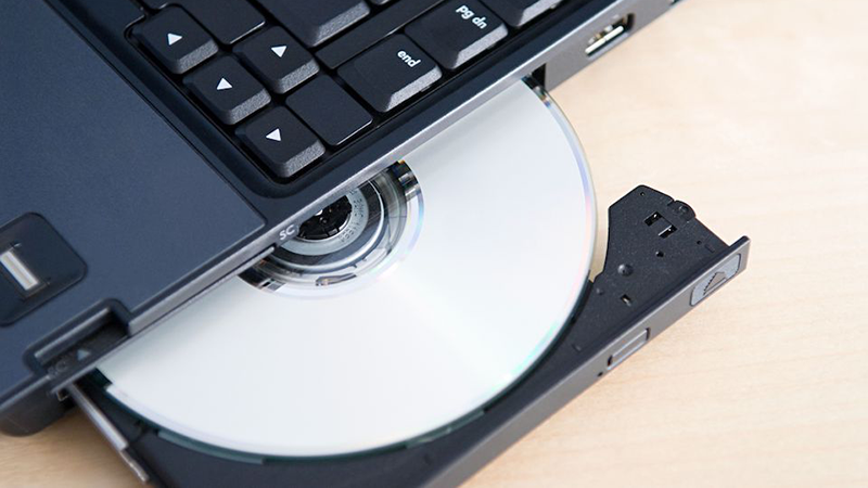 hình đại diện Khi chọn mua laptop, có cần quan tâm đến ổ đĩa quang không?