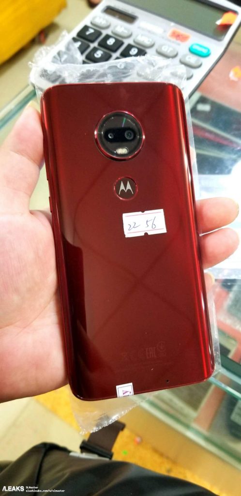 Cảm biến vân tay trên Moto G6 Plus phiên bản mới được dời ra phía sau máy