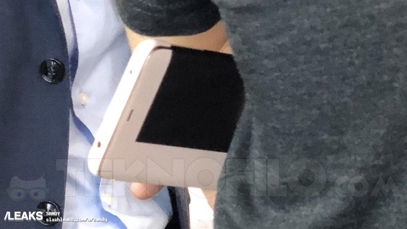 Chiếc smartphone Huawei lạ này được cho là Mate 20 hoặc Mate 20 Pro Chiếc smartphone Huawei lạ này được cho là Mate 20 hoặc Mate 20 Pro