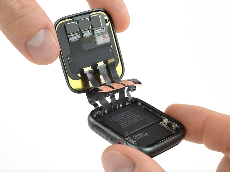 Apple Watch Series 4 lên bàn mổ: Pin lớn hơn, sắp xếp tinh tế hơn Apple Watch Series 4 lên bàn mổ: Pin lớn hơn, sắp xếp tinh tế hơn