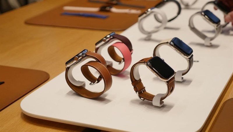 Apple Watch Series 4 có pin dung lượng thấp hơn gần 20% so với thế hệ cũ Apple Watch Series 4 có pin dung lượng thấp hơn gần 20% so với thế hệ cũ