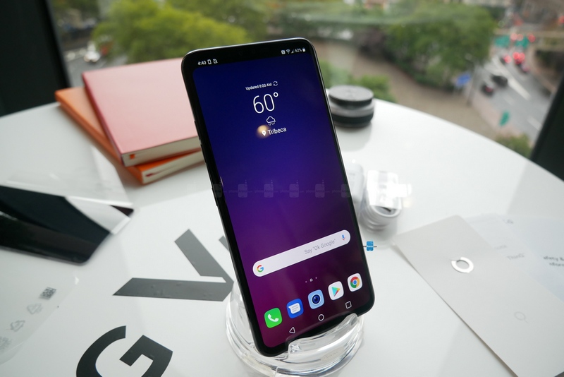 Đập hộp LG V40 ThinQ: 3 camera, gấp 3 niềm vui Đập hộp LG V40 ThinQ: 3 camera, gấp 3 niềm vui