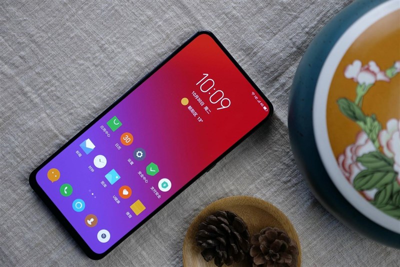 Trên tay Lenovo Z5 Pro: Màn hình trượt, vân tay dưới màn hình, 4 camera Trên tay Lenovo Z5 Pro: Màn hình trượt, vân tay dưới màn hình, 4 camera