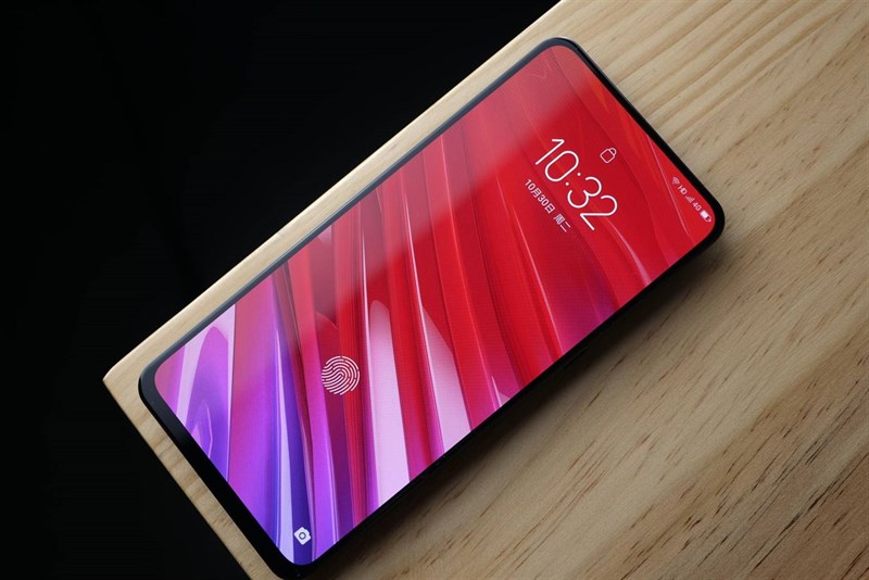 Trên tay Lenovo Z5 Pro: Màn hình trượt, vân tay dưới màn hình, 4 camera Trên tay Lenovo Z5 Pro: Màn hình trượt, vân tay dưới màn hình, 4 camera