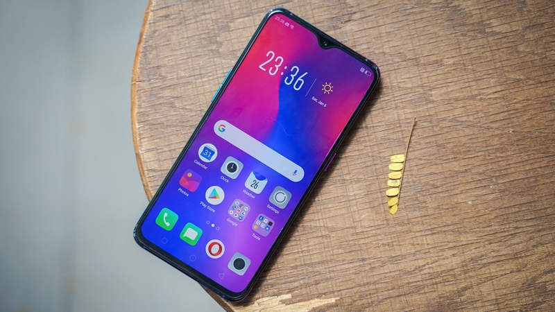 Trên tay nhanh OPPO R17 Pro tại Việt Nam: Chip Snapdragon 710, 3 camera sau, thiết kế ấn tượng