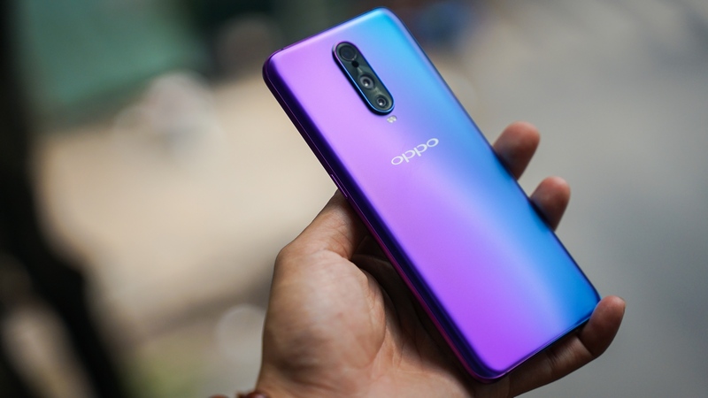 Trên tay nhanh OPPO R17 Pro tại Việt Nam: Chip Snapdragon 710, 3 camera sau, thiết kế ấn tượng