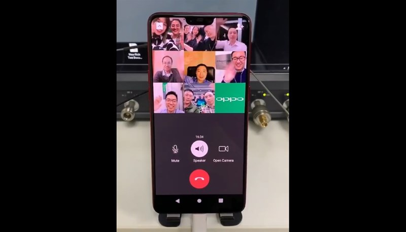 OPPO thử nghiệm thành công cuộc gọi video 5G đầu tiên trên thế giới OPPO thử nghiệm thành công cuộc gọi video 5G đầu tiên trên thế giới