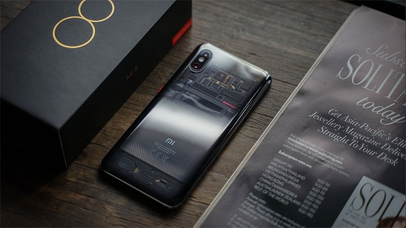 Mi 8 Pro mặt lưng trong suốt, chip Snap. 845, RAM 8GB mở bán tại Thế Giới Di Động