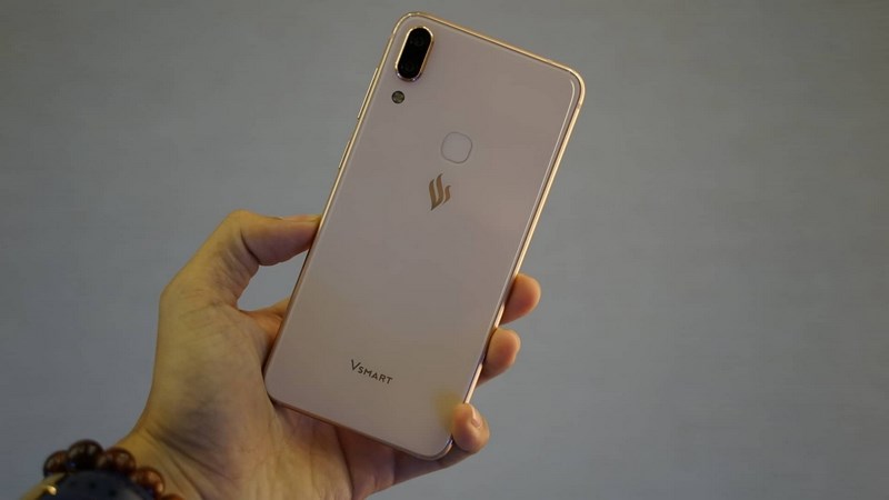 Vsmart Active 1+ Vsmart Active 1+