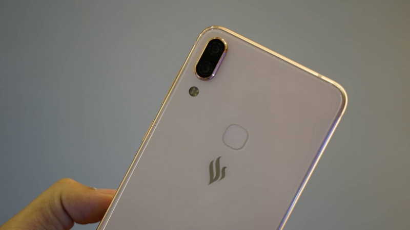 Vsmart Active 1+ Vsmart Active 1+