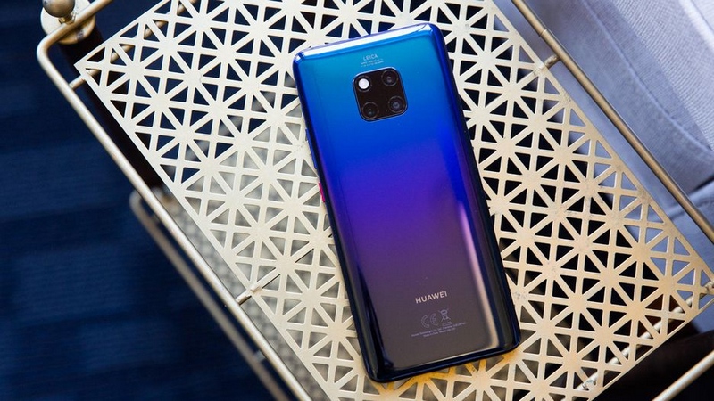 TOP 3 smartphone màu mới, độc đẹp lạ cho mùa Giáng Sinh và Năm Mới
