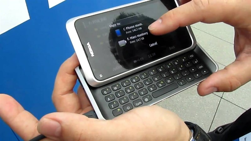 Nokia E7