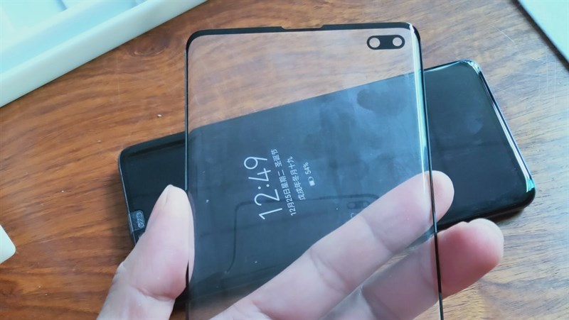 Thiết kế của Galaxy S10+ lộ diện thông qua mặt kính bảo vệ màn hình Thiết kế của Galaxy S10+ lộ diện thông qua mặt kính bảo vệ màn hình