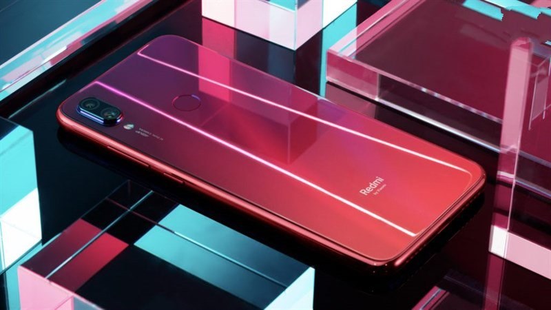 Redmi Note 7 đập vỡ quả óc chó và vượt nhiều thử thách độ bền khác