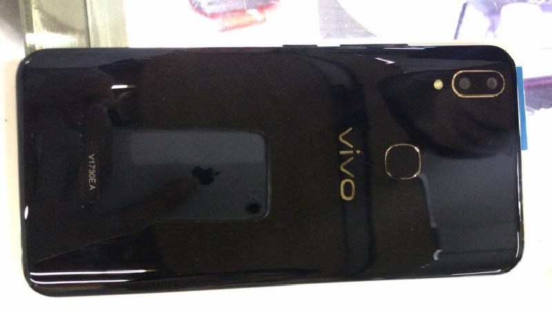 Vivo Y89 ra mắt: Màn hình tai thỏ, Snapdragon 626, giá 6.1 triệu Vivo Y89 ra mắt: Màn hình tai thỏ, Snapdragon 626, giá 6.1 triệu