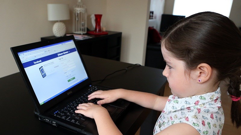 Facebook đã lừa bọn trẻ để kiếm tiền từ các trò chơi online Facebook đã lừa bọn trẻ để kiếm tiền từ các trò chơi online
