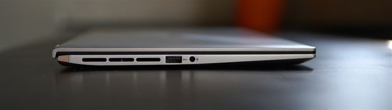 Đánh giá ASUS Zenbook UX533