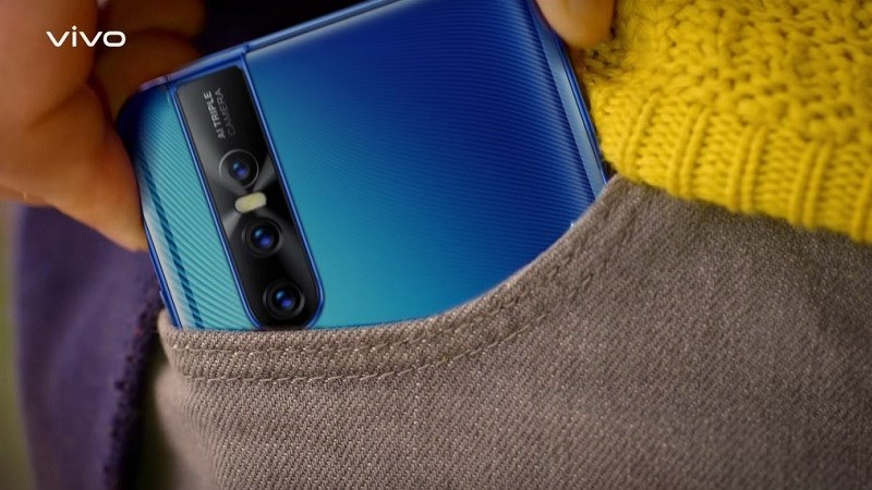 Vivo V15 Pro phiên bản màu xanh lộ ảnh trên tay thực tế Vivo V15 Pro phiên bản màu xanh lộ ảnh trên tay thực tế