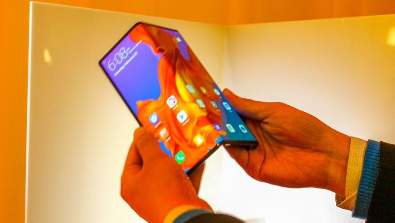 Huawei Mate X màn hình gập ra mắt, hỗ trợ sạc nhanh SuperCharge 55W Huawei Mate X màn hình gập ra mắt, hỗ trợ sạc nhanh SuperCharge 55W