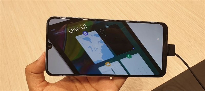 Trên tay Galaxy A30, Galaxy A50 Trên tay Galaxy A30, Galaxy A50