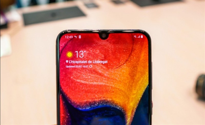 Galaxy A50 với màn hình Infinity-U Galaxy A50 với màn hình Infinity-U