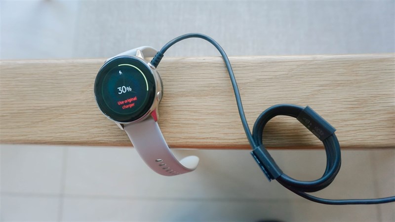 sạc Galaxy Watch Active Bạc