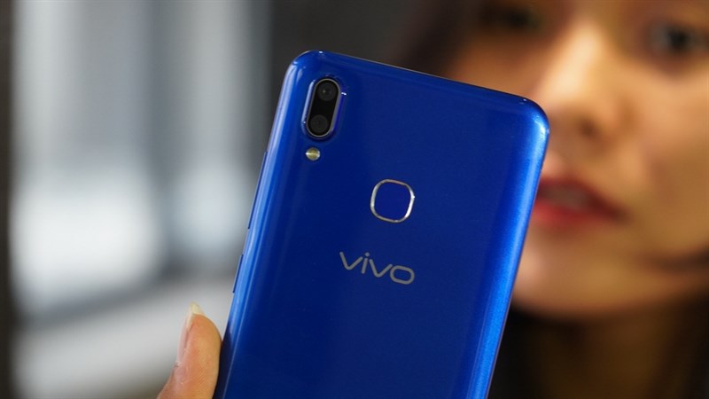 Vivo Y93 có cảm biến vân tay gắn phía sau