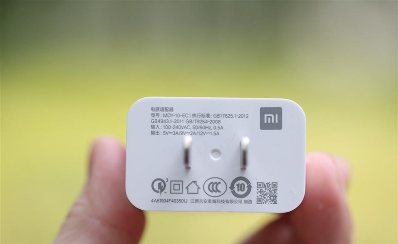 Redmi K20 Pro được trang bị dung lượng pin 4.000 mAh và hỗ trợ sạc nhanh 27W