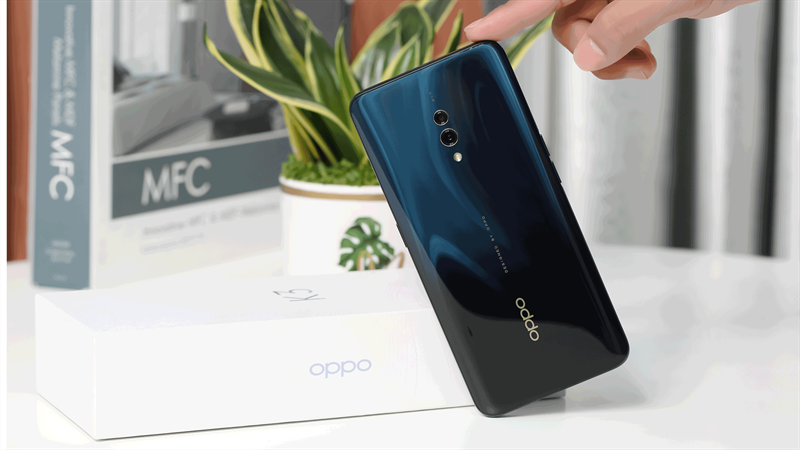 OPPO K3 có thêm suất tặng sạc dự phòng