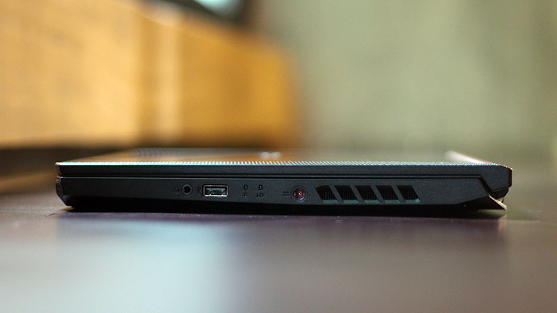 Đánh giá Acer Nitro 5 (2019) Đánh giá Acer Nitro 5 (2019)