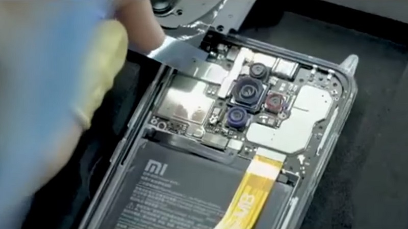 Phó Chủ tịch Xiaomi chia sẻ video sản xuất smartphone có camera 64 MP Phó Chủ tịch Xiaomi chia sẻ video sản xuất smartphone có camera 64 MP