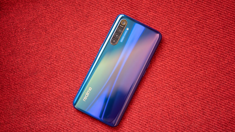 Realme XT có mặt lưng với hiệu ứng gradient Realme XT có mặt lưng với hiệu ứng gradient
