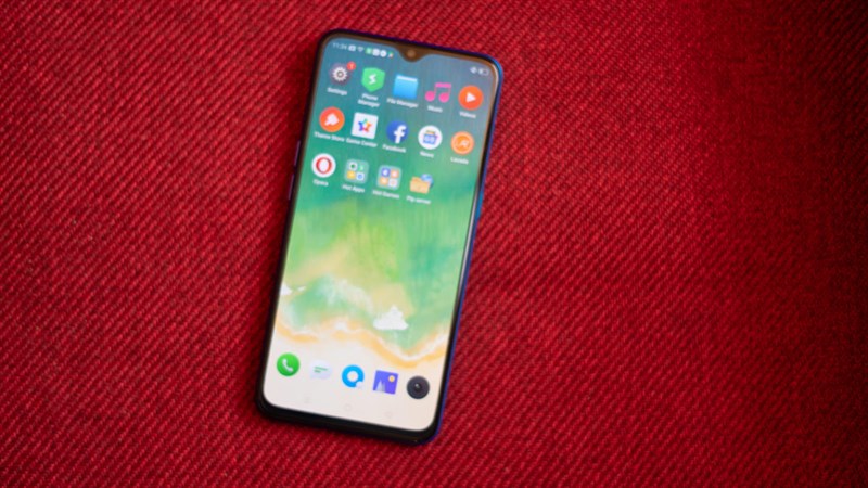 Realme XT có màn hình notch kiểu giọt nước Realme XT có màn hình notch kiểu giọt nước