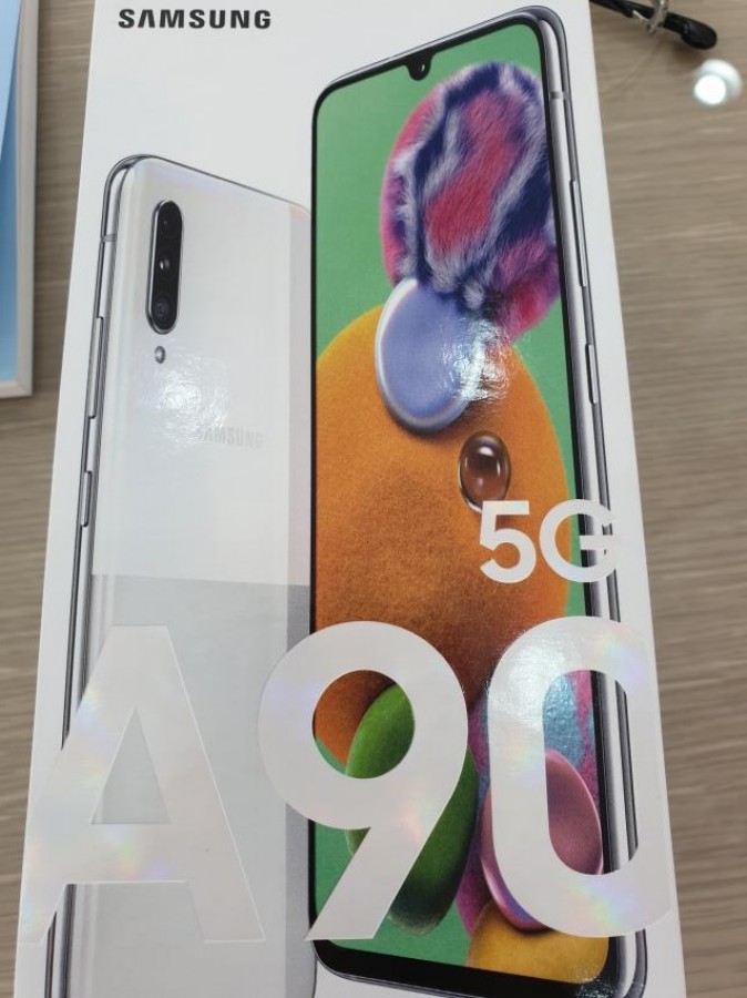 Xuất hiện hình ảnh hộp đựng Samsung Galaxy A90 5G, tiết lộ nhiều thông số kỹ thuật Xuất hiện hình ảnh hộp đựng Samsung Galaxy A90 5G, tiết lộ nhiều thông số kỹ thuật