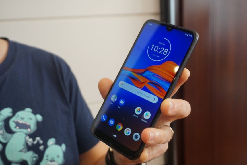 mặt trước của Moto E6s