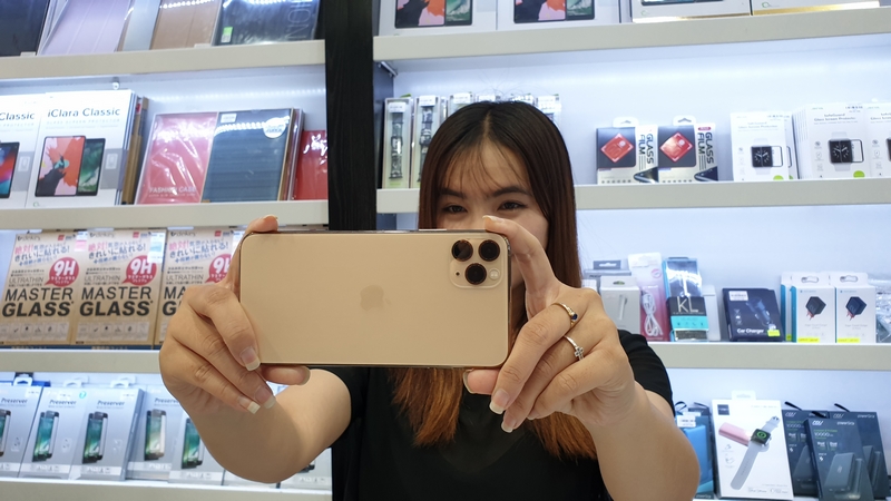 iPhone 11 Pro Max iPhone 11 Pro Max