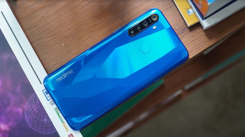 Realme 5 phiên bản màu Pha lê xanh Realme 5 phiên bản màu Pha lê xanh
