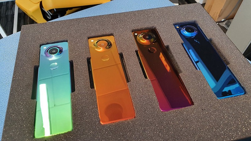 Andy Rubin tiết lộ thông tin về thế hệ Essential phone tiếp theo: thiết kế 'cực độc' Andy Rubin tiết lộ thông tin về thế hệ Essential phone tiếp theo: thiết kế 'cực độc'