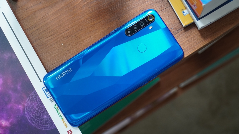 Realme 5 Pro 8 GB giảm giá