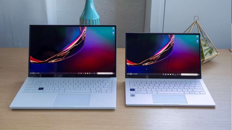 Galaxy Book Ion phiên bản 15 inch (bên trái) và 13 inch (bên phải) Galaxy Book Ion phiên bản 15 inch (bên trái) và 13 inch (bên phải)