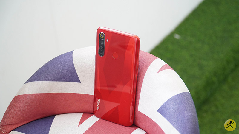Cứ ‘ngon, bổ, rẻ’ thì sẽ đầy người mua, chỉ lên kệ vài tháng nhưng Realme đã bán được 5.5 triệu chiếc Realme 5 trong năm 2019 Cứ ‘ngon, bổ, rẻ’ thì sẽ đầy người mua, chỉ lên kệ vài tháng nhưng Realme đã bán được 5.5 triệu chiếc Realme 5 trong năm 2019