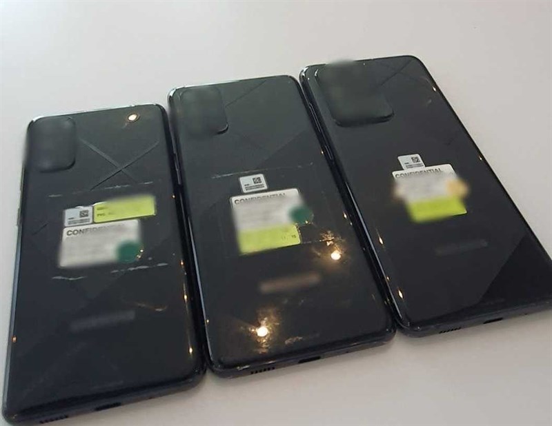 Bộ 3 Galaxy S20, Galaxy S20 Plus và Galaxy S20 Ultra ‘bằng xương bằng thịt’ lộ diện ngoài đời thực Bộ 3 Galaxy S20, Galaxy S20 Plus và Galaxy S20 Ultra ‘bằng xương bằng thịt’ lộ diện ngoài đời thực