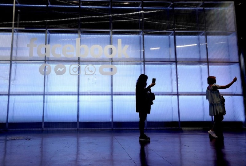 Facebook Facebook