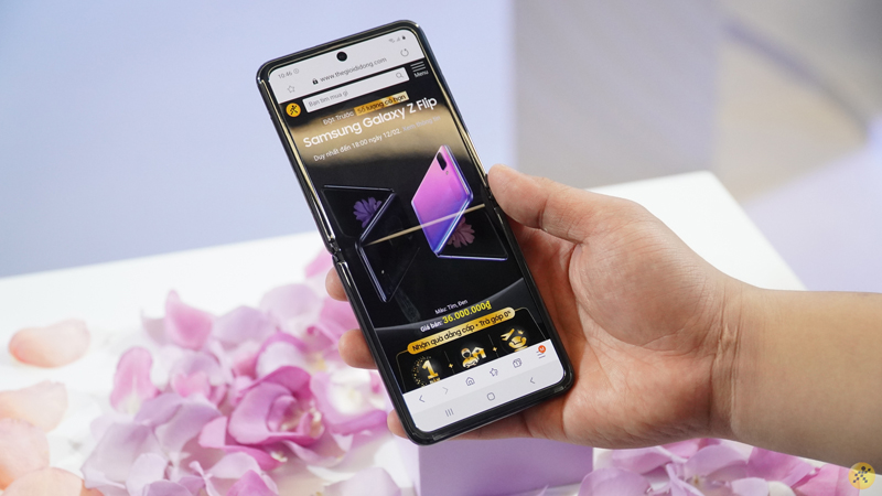 Trên tay nhanh Samsung Galaxy Z Flip tại Việt Nam