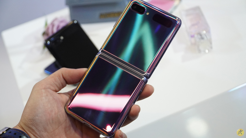 Trên tay nhanh Samsung Galaxy Z Flip tại Việt Nam